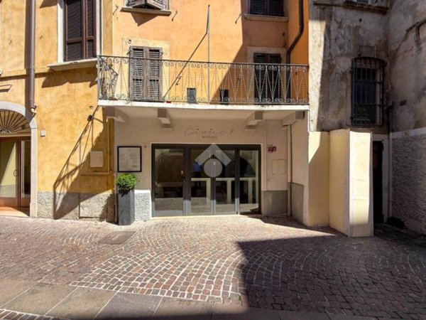 negozio in affitto a Salò in zona Cunettone