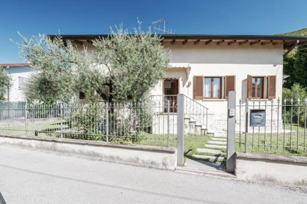 trivano in affitto a Salò in zona Villa