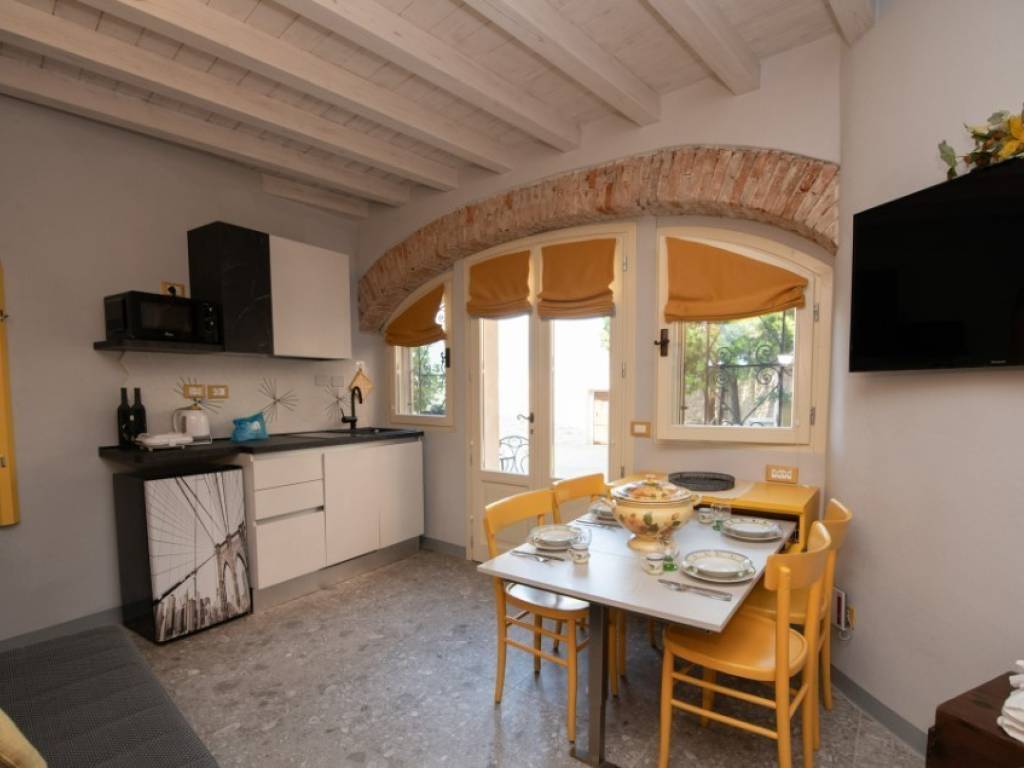 appartamento in affitto a Salò in zona Villa