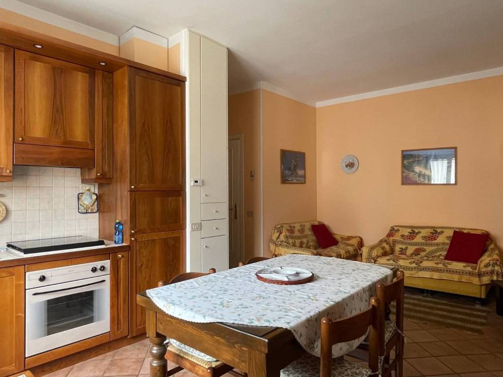 appartamento in affitto a Salò in zona Villa
