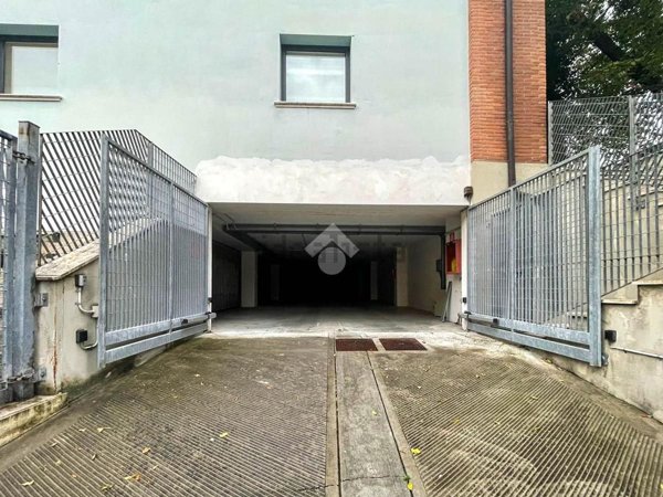 locale di sgombero in affitto a Salò