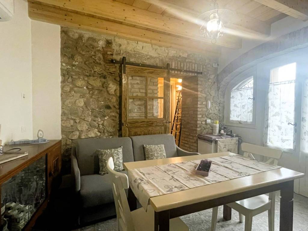 appartamento in affitto a Salò in zona Cunettone