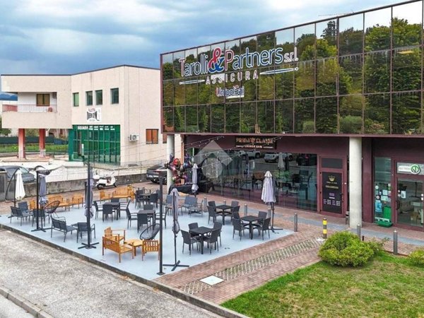 negozio in affitto a Salò in zona Cunettone