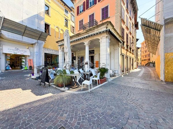 negozio in affitto a Salò in zona Cunettone