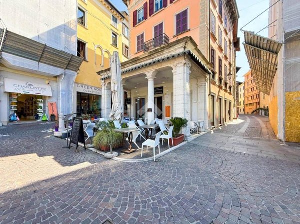 negozio in affitto a Salò in zona Cunettone