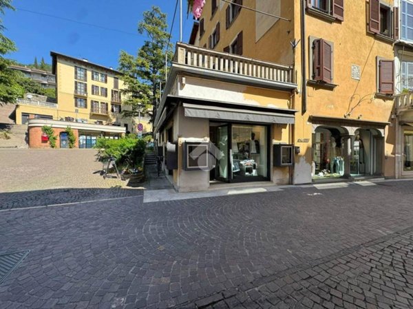 negozio in affitto a Salò in zona Cunettone
