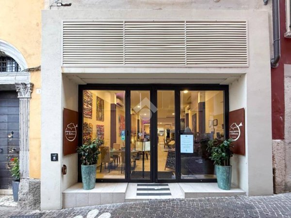 negozio in affitto a Salò
