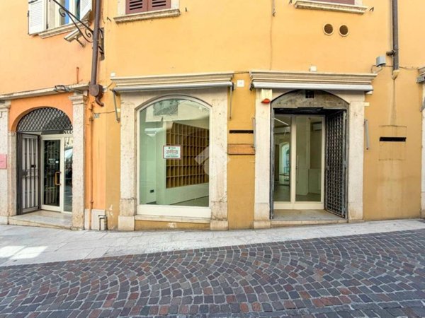negozio in affitto a Salò