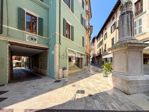 locale di sgombero in affitto a Salò