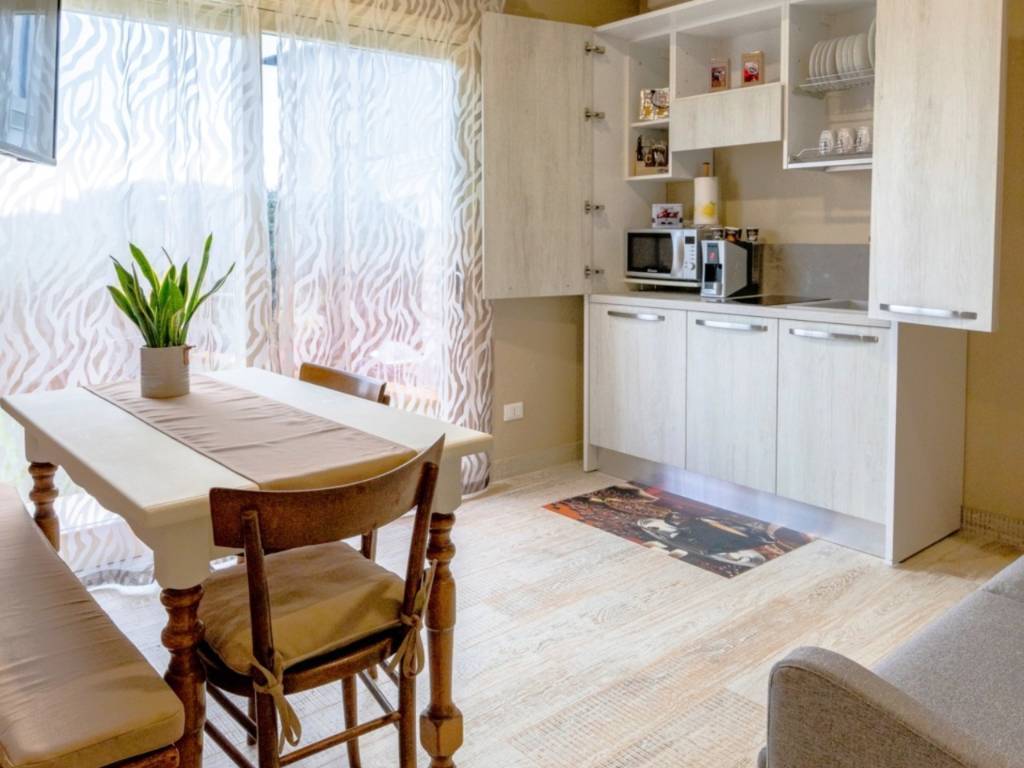 appartamento in affitto a Salò in zona Villa