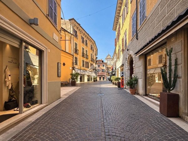 negozio in affitto a Salò