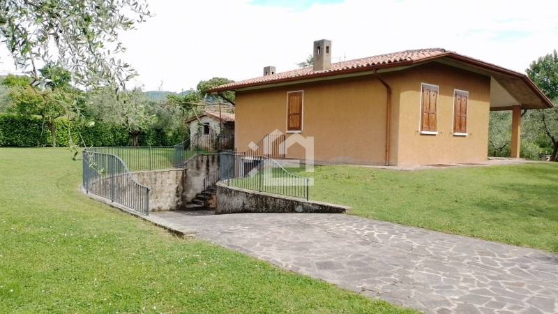 casa indipendente in affitto a San Felice del Benaco