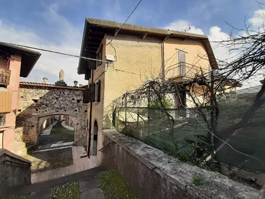 casa indipendente in affitto a San Felice del Benaco in zona Portese