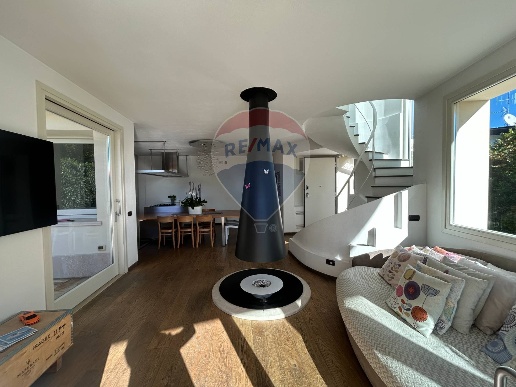 casa indipendente in affitto a San Felice del Benaco