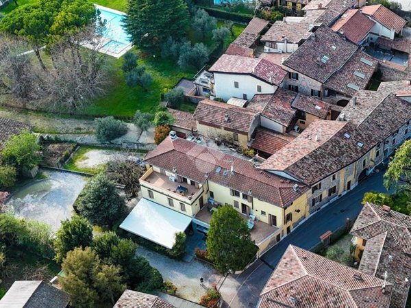 negozio in affitto a San Felice del Benaco in zona Portese