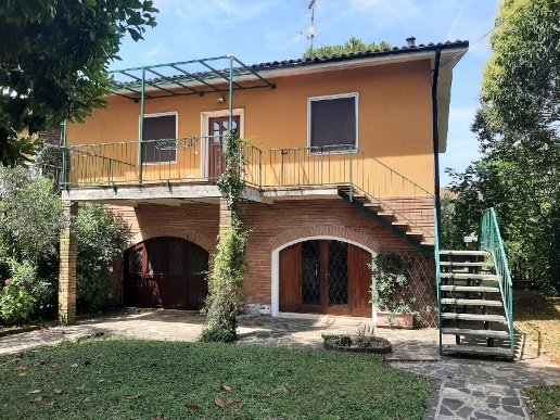 casa indipendente in affitto a San Felice del Benaco in zona Portese