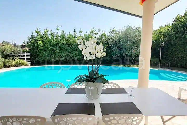 casa indipendente in affitto a San Felice del Benaco in zona Portese