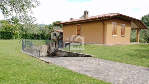 casa indipendente in affitto a San Felice del Benaco in zona Portese