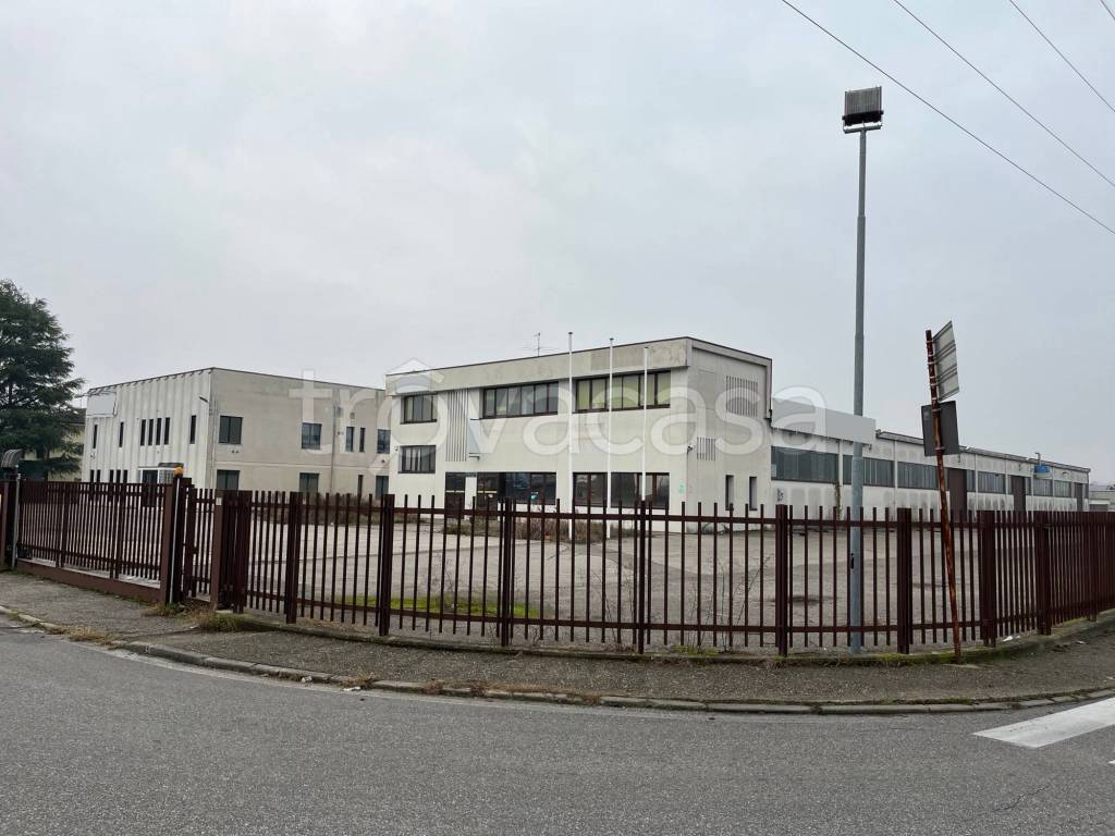 locale commerciale in affitto a San Zeno Naviglio in zona Garza