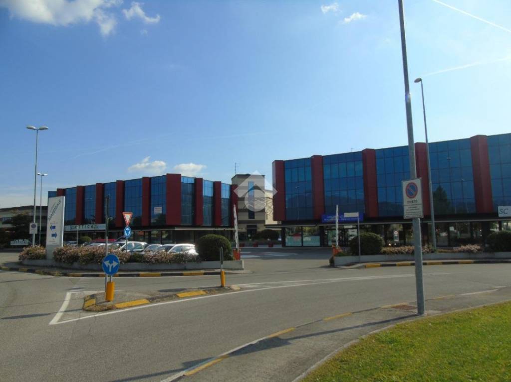 ufficio in affitto a San Zeno Naviglio