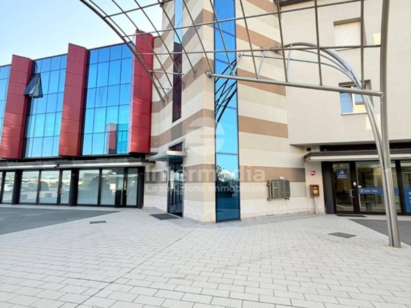 ufficio in affitto a San Zeno Naviglio