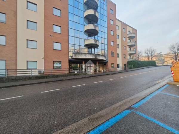 ufficio in affitto a San Zeno Naviglio