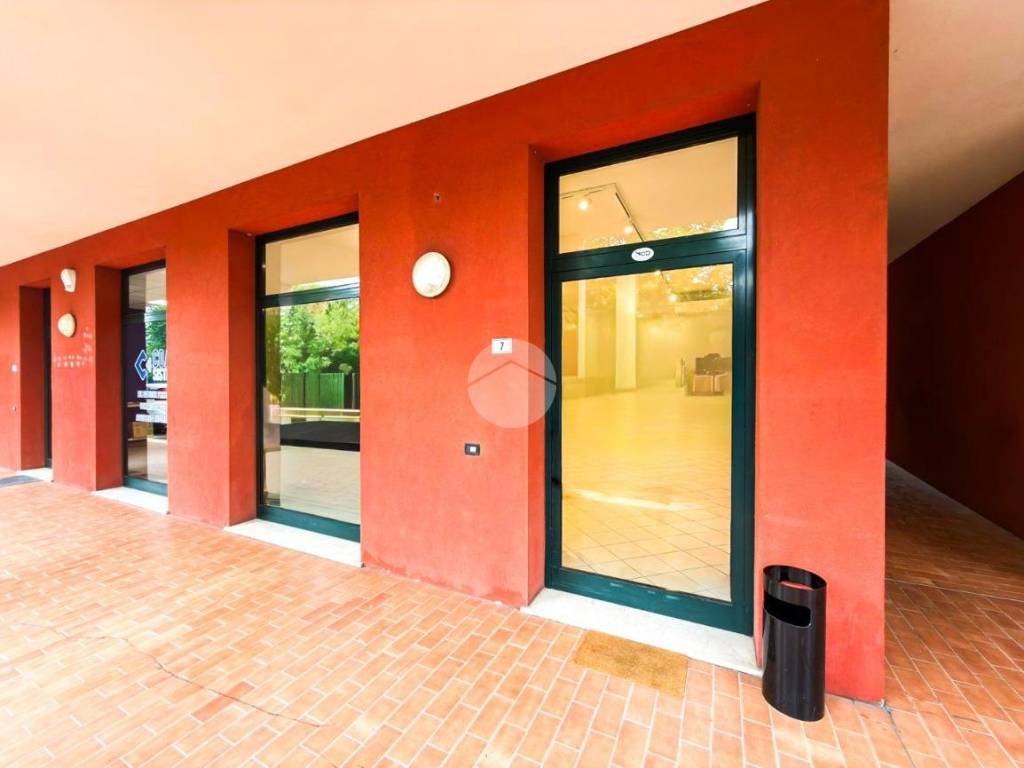 negozio in affitto a San Zeno Naviglio