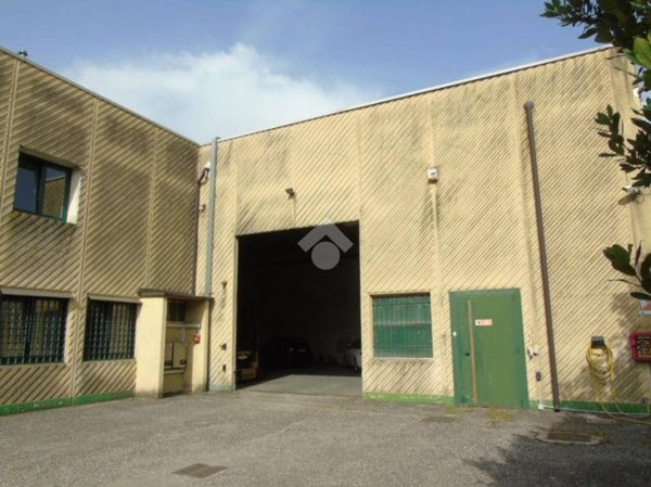 locale commerciale in affitto a San Zeno Naviglio