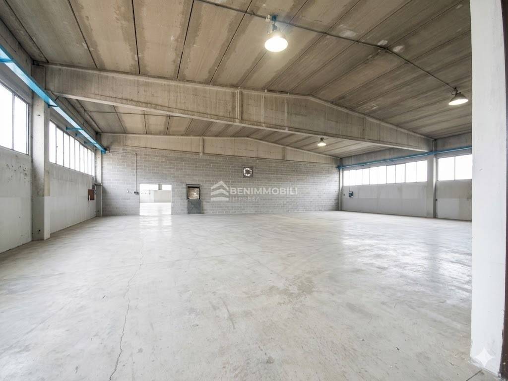 locale commerciale in affitto a San Zeno Naviglio
