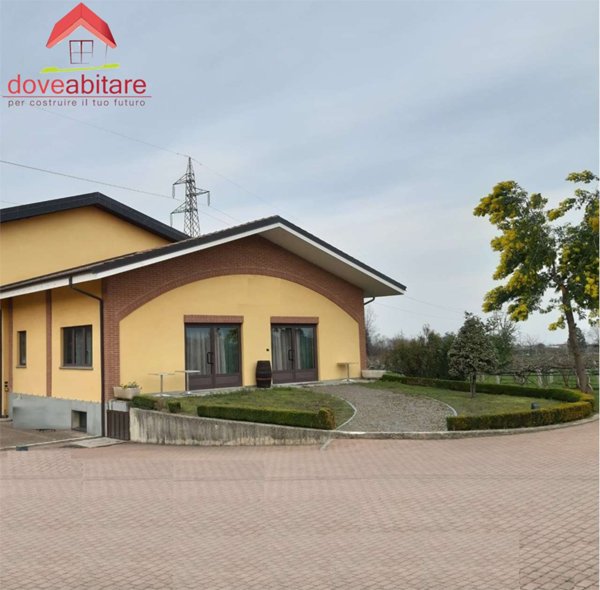 locale commerciale in affitto a Saviore dell'Adamello in zona Ponte