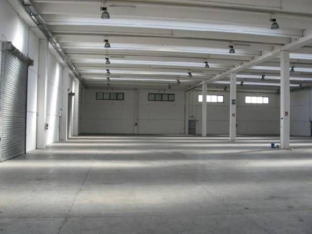 locale commerciale in affitto a Sirmione