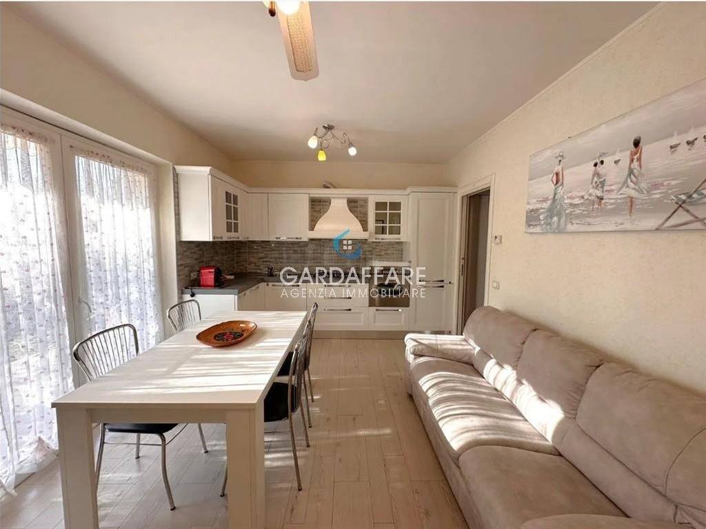 appartamento in affitto a Sirmione in zona Colombare