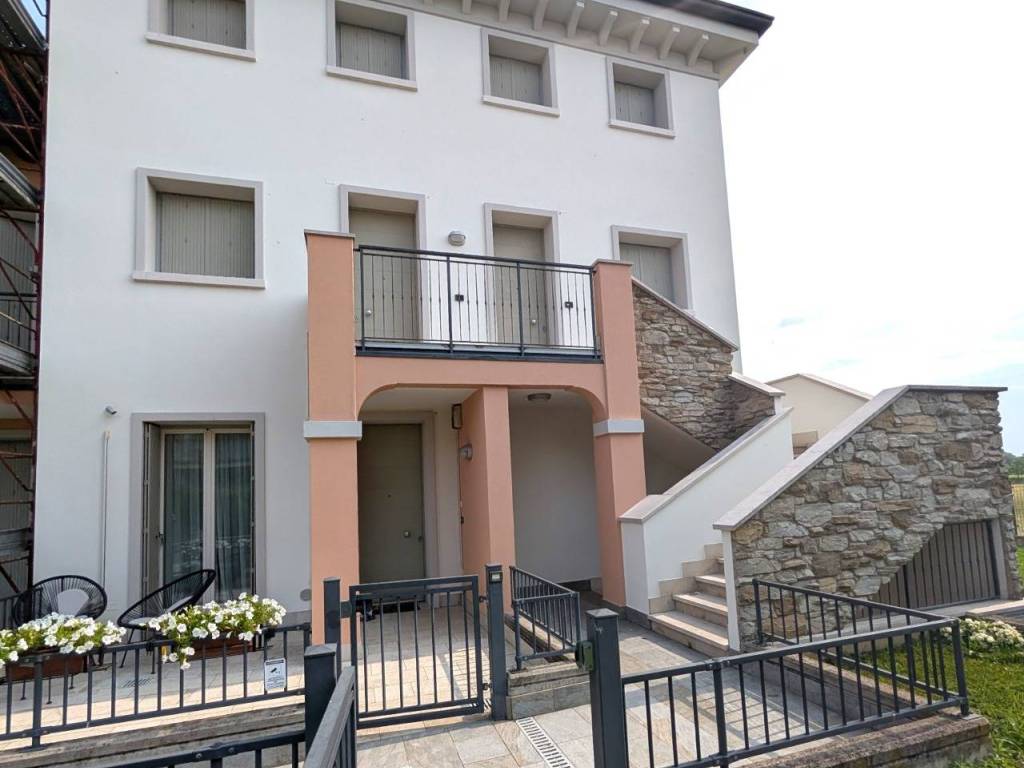 appartamento in affitto a Sirmione
