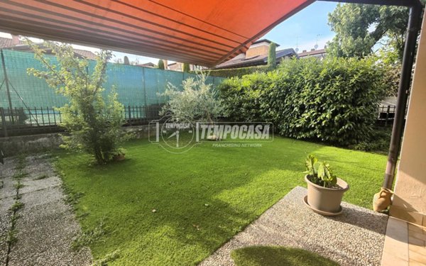appartamento in affitto a Sirmione