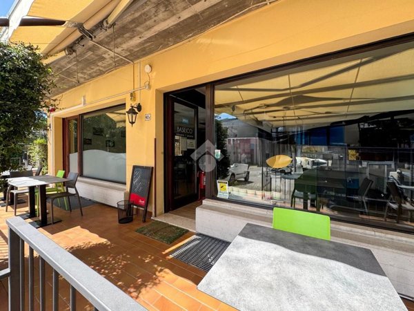 negozio in affitto a Sirmione in zona Colombare