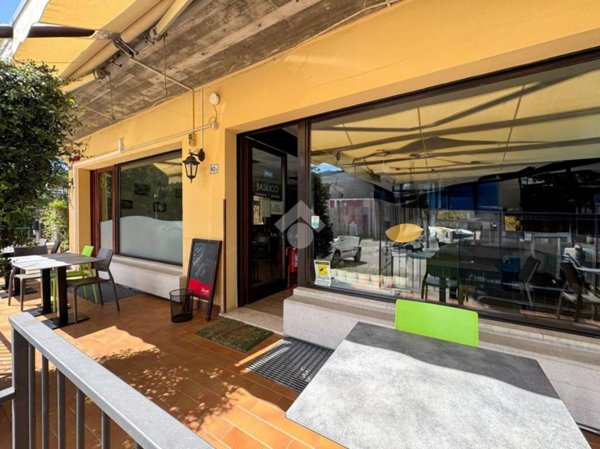 negozio in affitto a Sirmione in zona Colombare