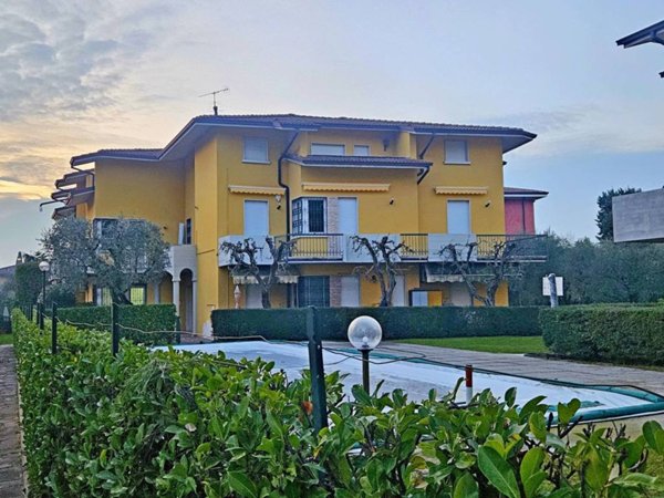 appartamento in affitto a Sirmione in zona Colombare