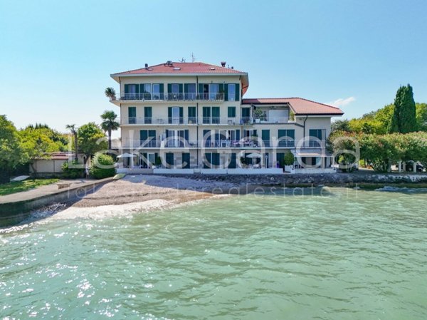 appartamento in affitto a Sirmione