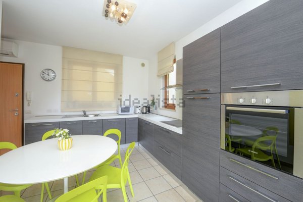 appartamento in affitto a Sirmione in zona Lugana