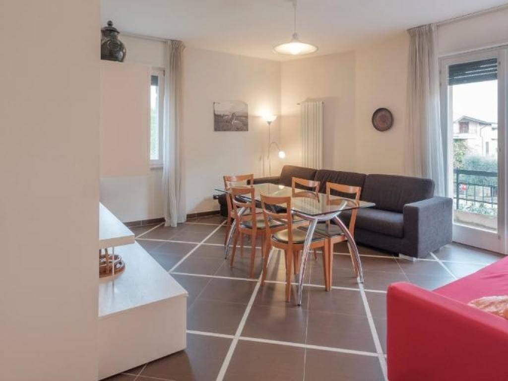 appartamento in affitto a Sirmione