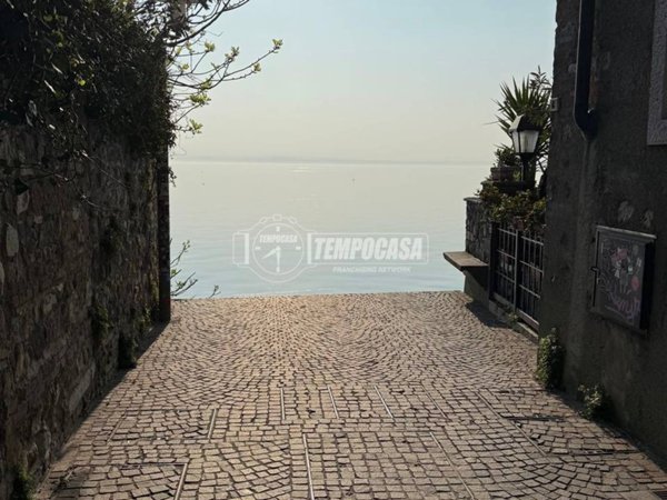 appartamento in affitto a Sirmione