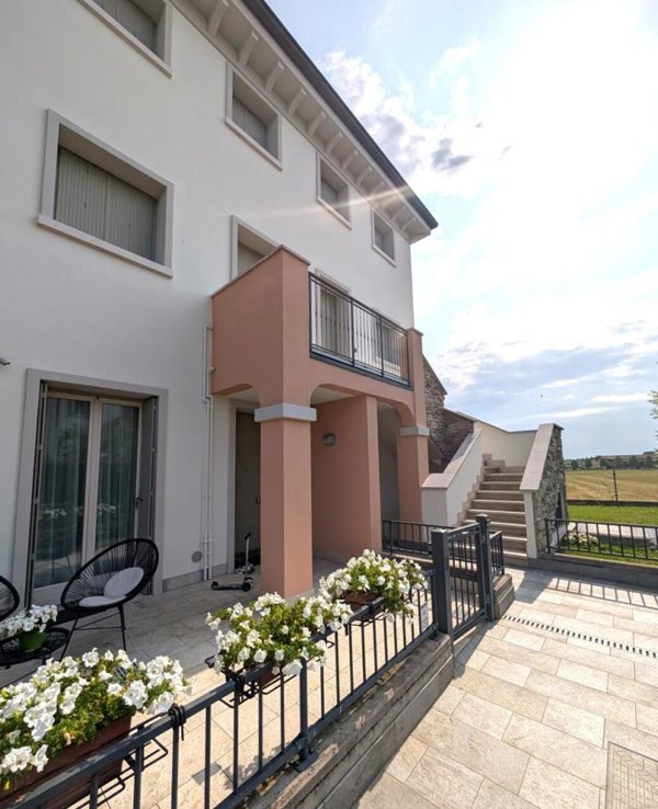 appartamento in affitto a Sirmione