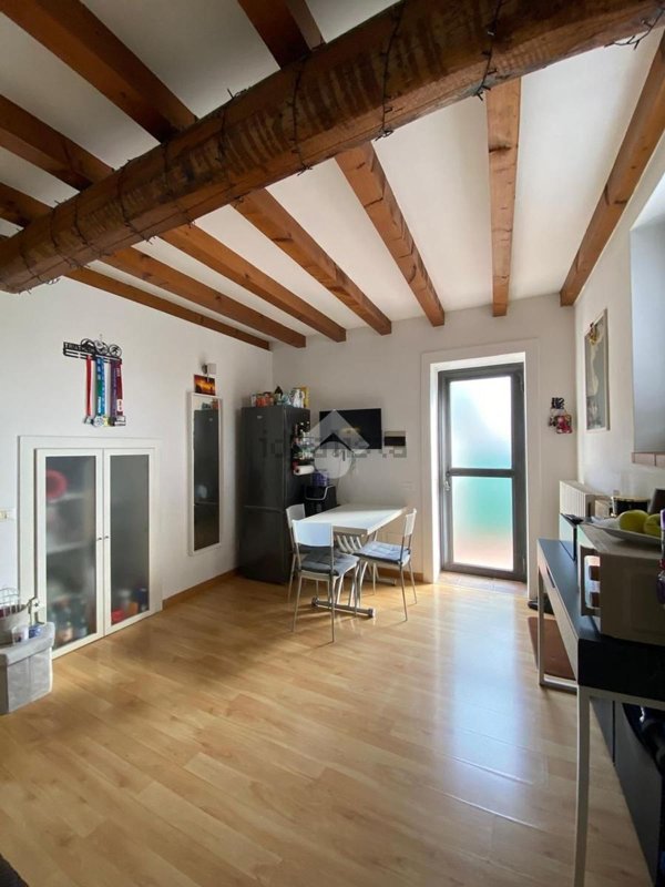 appartamento in affitto a Sirmione in zona Colombare