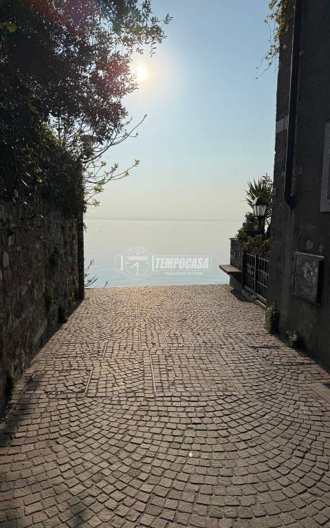 appartamento in affitto a Sirmione