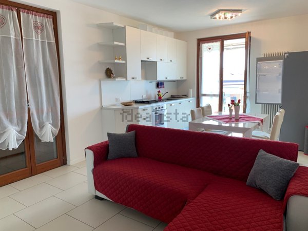 appartamento in affitto a Sirmione in zona Colombare