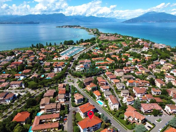 appartamento in affitto a Sirmione in zona Colombare