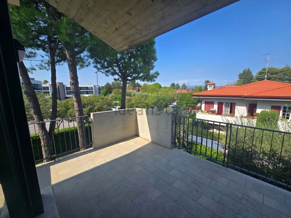 appartamento in affitto a Sirmione in zona Colombare