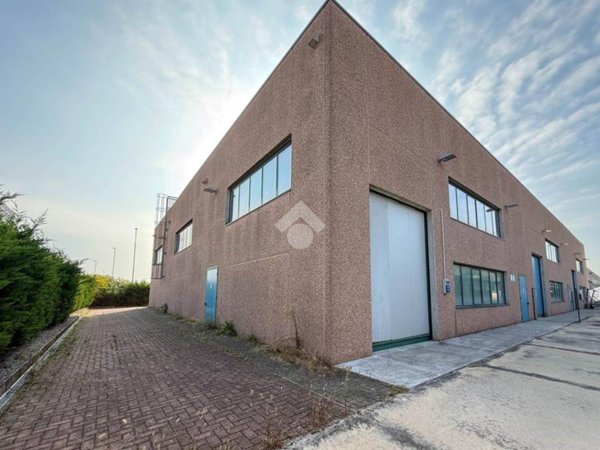 negozio in affitto a Soiano del Lago