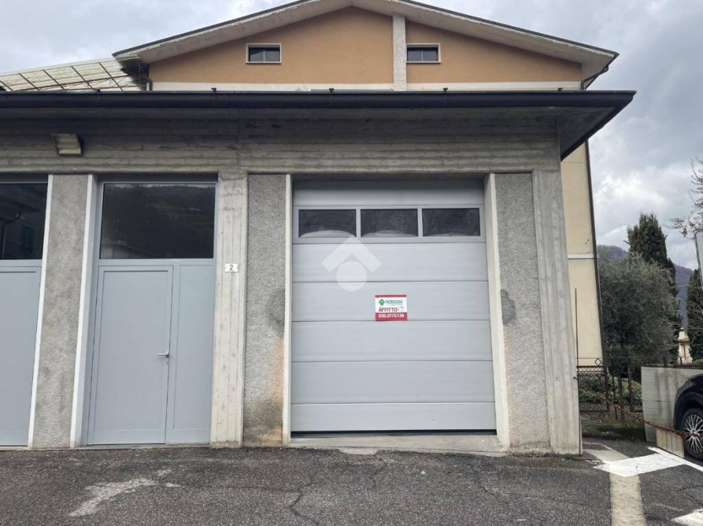 locale commerciale in affitto a Sulzano in zona Tassano