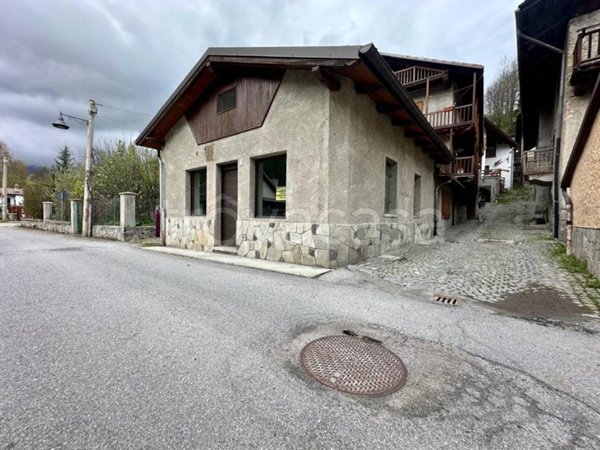 negozio in affitto a Cesana Torinese in zona Bousson